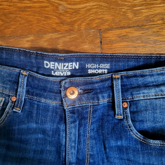 Like New Pair Blue Denim Levi's Denizen Shorts Size 8-9 - Picture 3 of 5